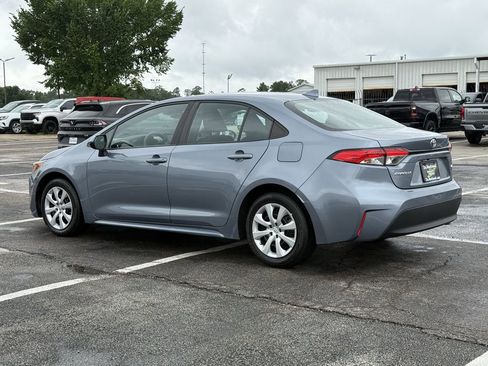 Used 2023 Toyota Corolla LE FWD image 7