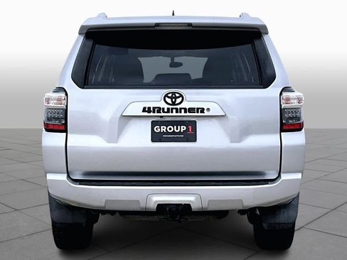 Used 2017 Toyota 4Runner SR5 image 4