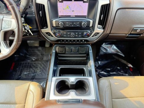Used 2016 GMC Sierra 2500 SLT w/ Duramax Plus Package AWD/4WD image 19