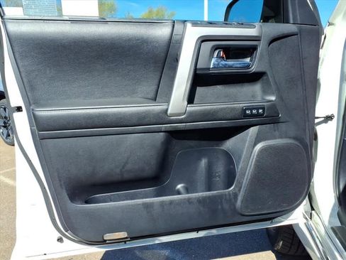Used 2014 Toyota 4Runner Limited image 13