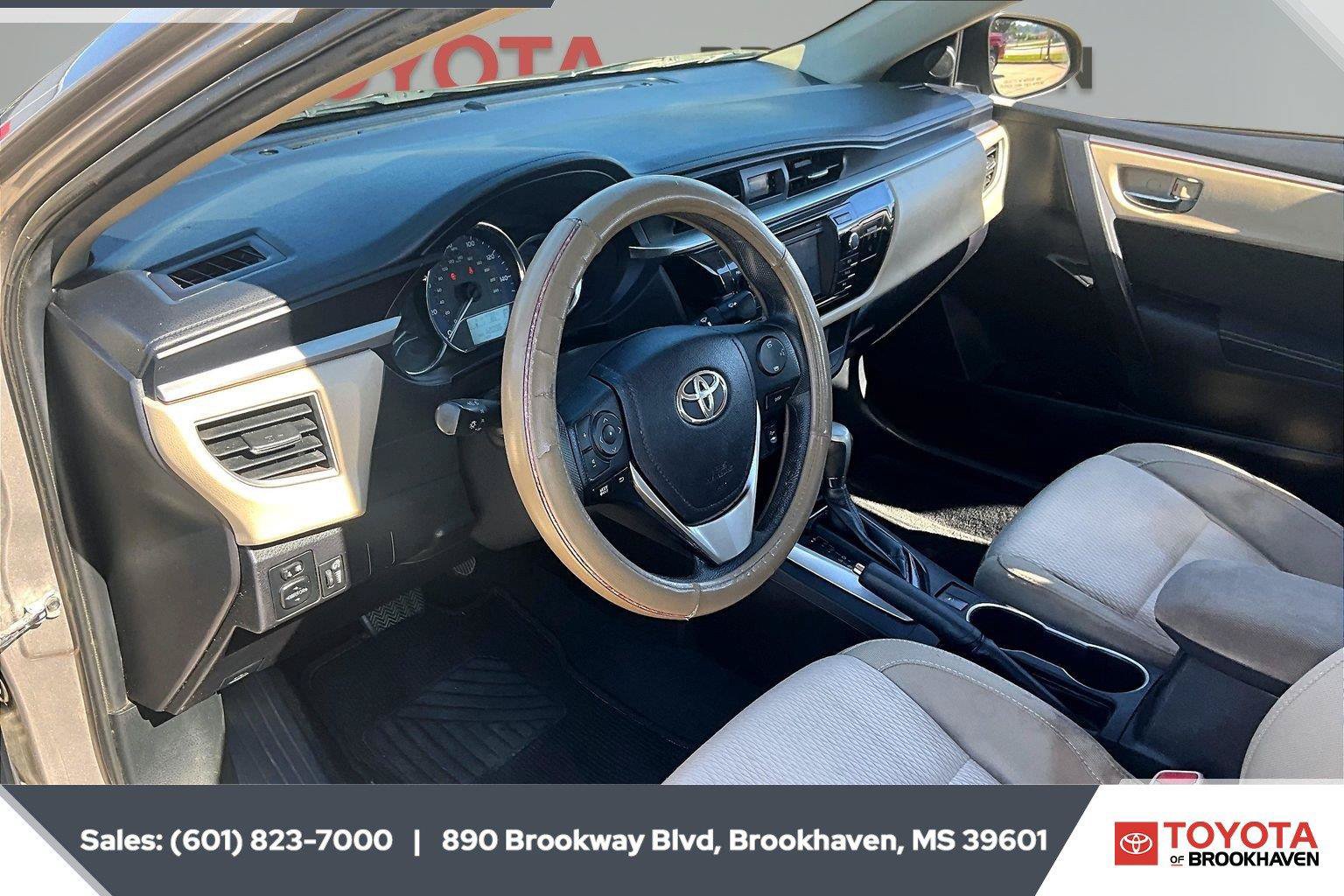 Used 2015 Toyota Corolla FWD image 12