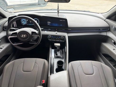 Used 2024 Hyundai Elantra SEL FWD image 22