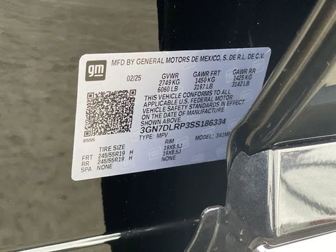Used 2025 Chevrolet Equinox EV LT w/ Convenience Package FWD image 28
