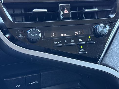 Used 2023 Toyota Camry SE image 22