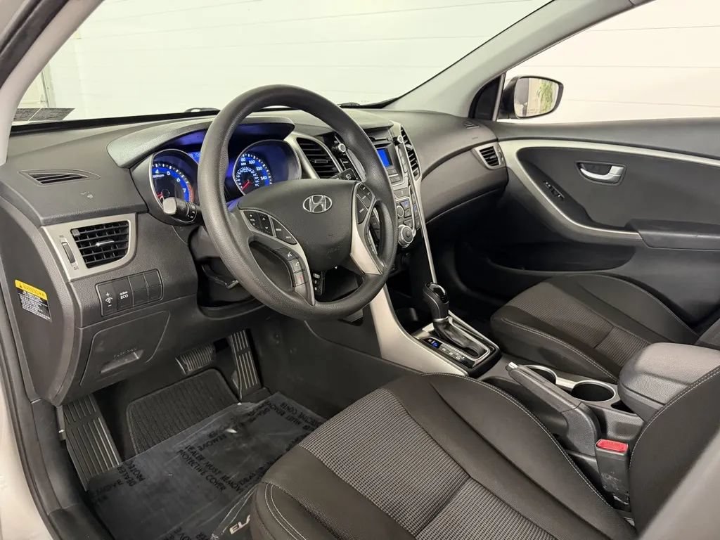 Used 2016 Hyundai Elantra GT FWD image 11