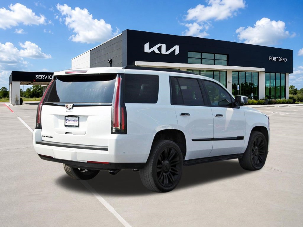 Used 2020 Cadillac Escalade Premium Luxury w/ LPO, Radiant Package AWD/4WD image 4