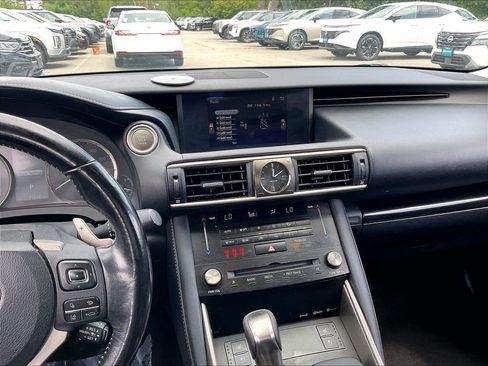 Used 2017 Lexus IS 200t w/ Premium Package RWD image 17