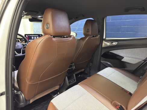 Used 2023 Volkswagen ID.4 Pro image 29