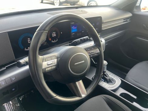 Used 2025 Hyundai Kona SEL FWD image 28