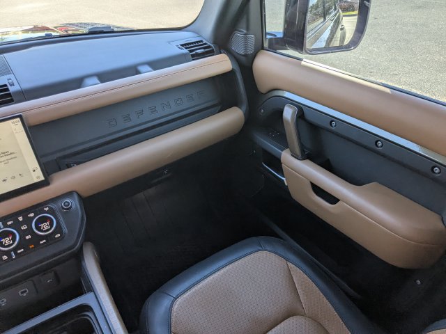 Used 2022 Land Rover Defender 110 X AWD/4WD image 16