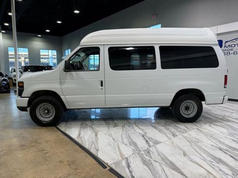 Used 2014 Ford E-250 and Econoline 250 w/ Power Group image 8