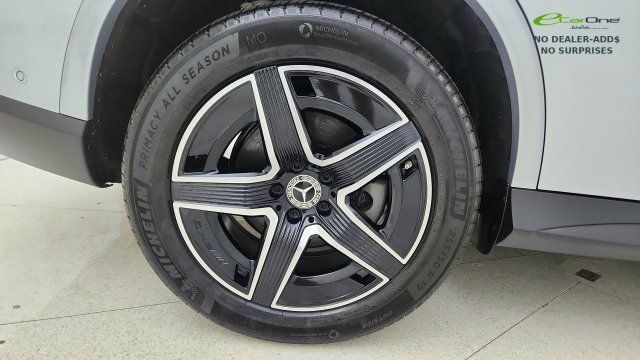 Used 2025 Mercedes-Benz GLC 300 4MATIC image 73