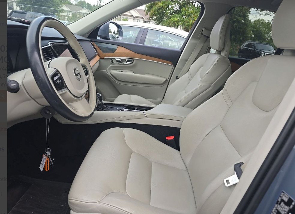 Used 2021 Volvo XC90 T6 Momentum w/ Advanced Package AWD/4WD image 7