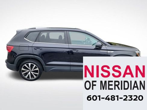 Used 2024 Volkswagen Taos SE image 6