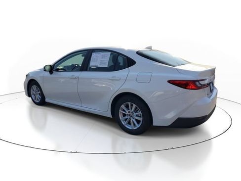 Used 2025 Toyota Camry LE FWD image 4