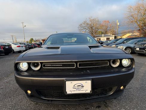 Used 2015 Dodge Challenger SXT Plus w/ Driver Convenience Group image 3