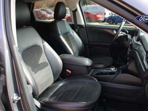 Certified 2022 Ford Escape SEL w/ SEL Stealth AWD Package image 10