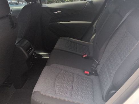Used 2024 Chevrolet Equinox LT FWD image 24