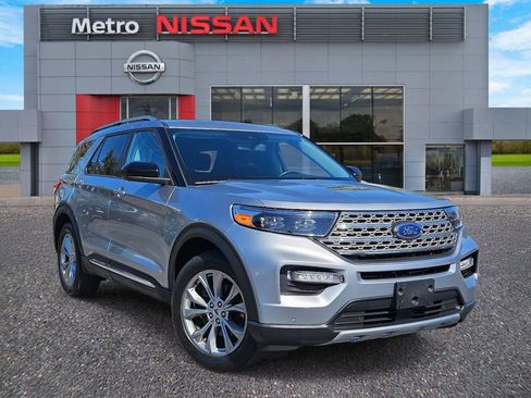 Used 2023 Ford Explorer Limited image 1