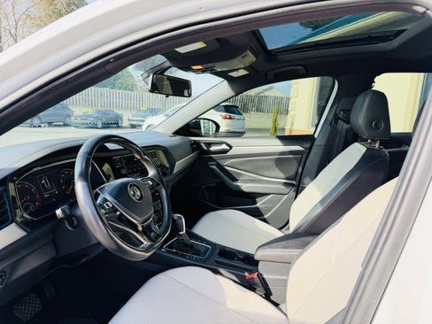 Used 2019 Volkswagen Jetta R-Line image 5