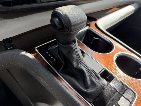 Used 2024 Toyota Sienna LE image 19