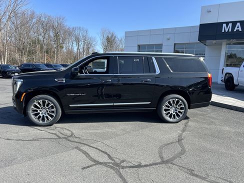 New 2026 GMC Yukon XL Denali w/ Denali Reserve Package image 2