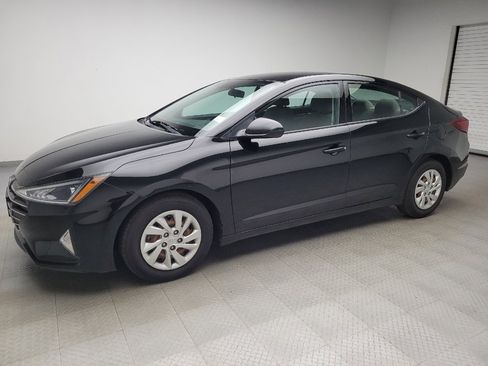 Used 2020 Hyundai Elantra SE FWD image 2