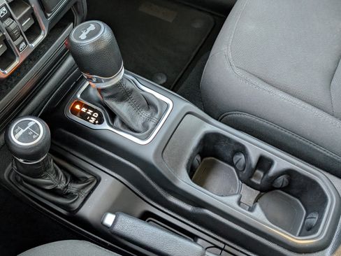 Used 2022 Jeep Wrangler Unlimited Sport AWD/4WD image 20