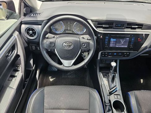 Used 2018 Toyota Corolla SE w/ Protection Package FWD image 5