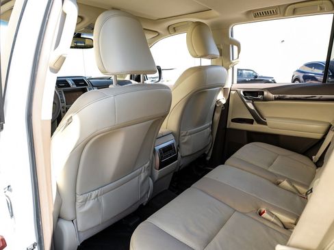 Used 2015 Lexus GX 460 w/ Premium Package image 38