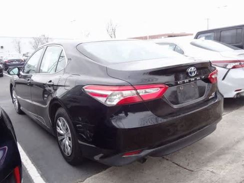 Used 2018 Toyota Camry LE image 6