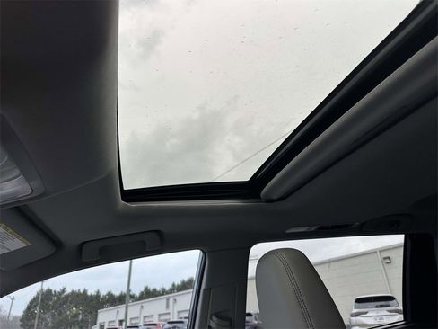 Used 2019 Toyota Highlander Limited image 19