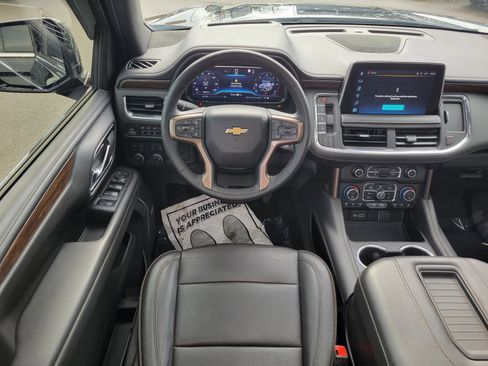 Used 2023 Chevrolet Suburban High Country image 11