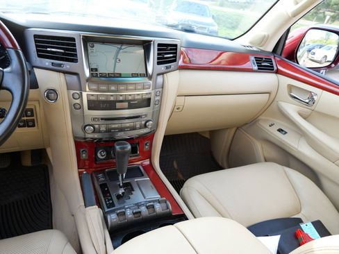 Used 2008 Lexus LX 570 4WD w/ Technology Pkg image 14