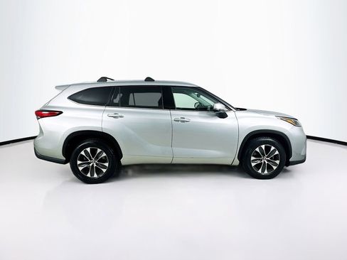 Used 2020 Toyota Highlander XLE FWD image 8