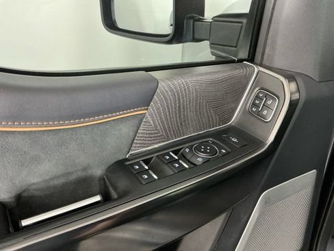Used 2024 Ford F350 Platinum w/ Tremor Off-Road Package AWD/4WD image 18