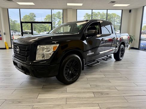 Used 2021 Nissan Titan S w/ S Utility Package RWD image 3