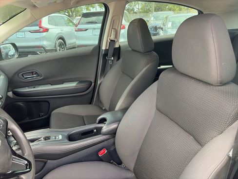 Used 2022 Honda HR-V LX image 11