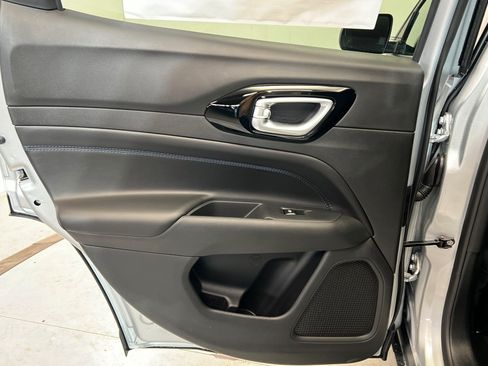 New 2026 Jeep Compass Latitude AWD/4WD image 18