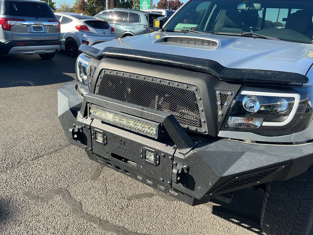 Used 2010 Toyota Tacoma 4x4 Access Cab V6 image 5