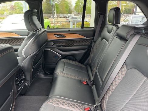 Used 2022 Jeep Grand Cherokee Summit AWD/4WD image 12
