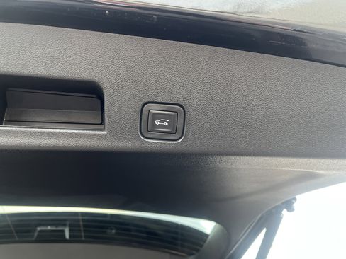 Used 2025 Chevrolet Traverse RS w/ LPO, Floor Liner Package image 22