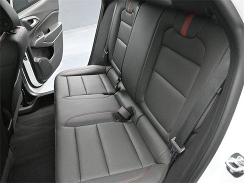 Certified 2025 Chevrolet Trax RS w/ Sunroof Package image 11