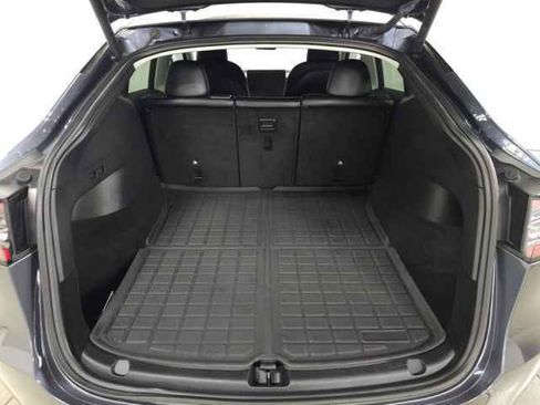 Used 2022 Tesla Model Y Performance image 9