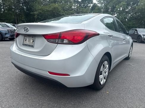 Used 2016 Hyundai Elantra SE FWD image 5