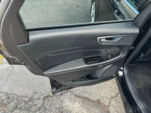 Used 2017 Ford Edge Titanium image 34