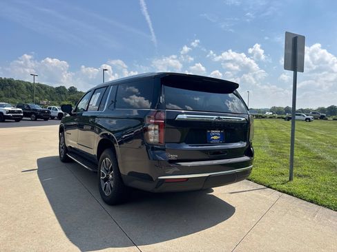 Used 2023 Chevrolet Suburban LS AWD/4WD image 6