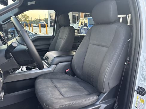 Used 2019 Ford F150 XLT w/ Equipment Group 302A Luxury AWD/4WD image 11