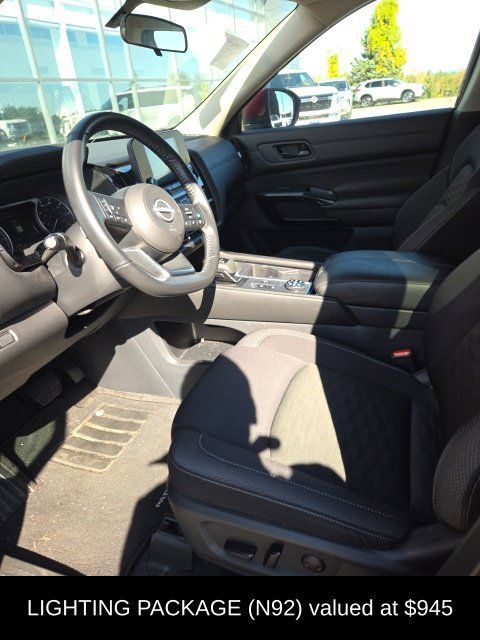Certified 2024 Nissan Pathfinder SV w/ SV Premium Package AWD/4WD image 3