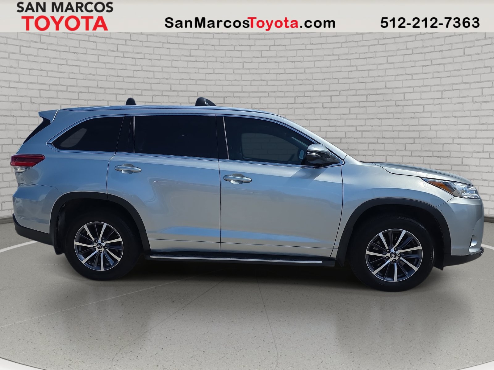 Used 2017 Toyota Highlander XLE FWD image 5